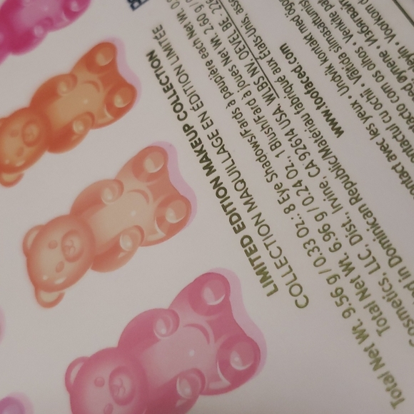 TOO FACED LIMITED EDITION YUMMY GUMMY MULTI-FINISH EYE & FACE PALETTE. - Picture 8 of 12